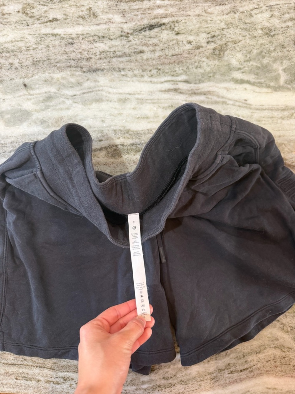 Lululemon All Yours High-Rise Short 7"
Black Size 8 - Picture 6 of 8